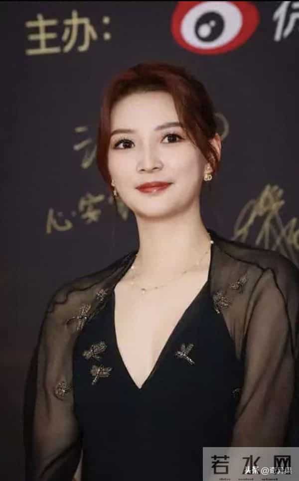 正式退役,31岁黄雅琼官宣,拒绝娱乐圈,安置岗位级别工资曝光