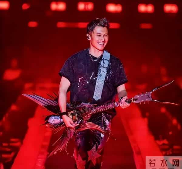 谢霆锋也没想到，香港火灾后，他却因演唱会上的举动从而口碑爆增