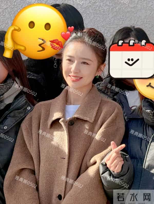 中戏遇到明星佟丽娅温柔漂亮但明显发福见老,靳东又高又帅很有派