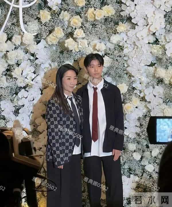 看了陶晶莹的女儿才发现小S的女儿算漂亮是湾湾星二代里的佼佼者