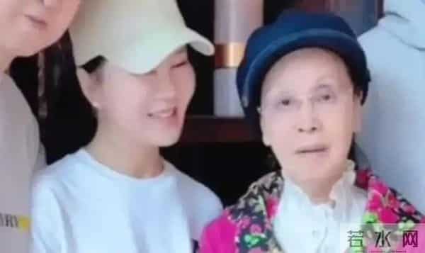 一张照片，揭露了李谷一的“真实状况”，难怪突然退出央视春晚