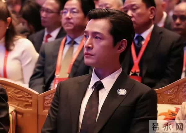 想不到12月刚开始，胡歌就以“这种方式”，给影视圈演员上了一课