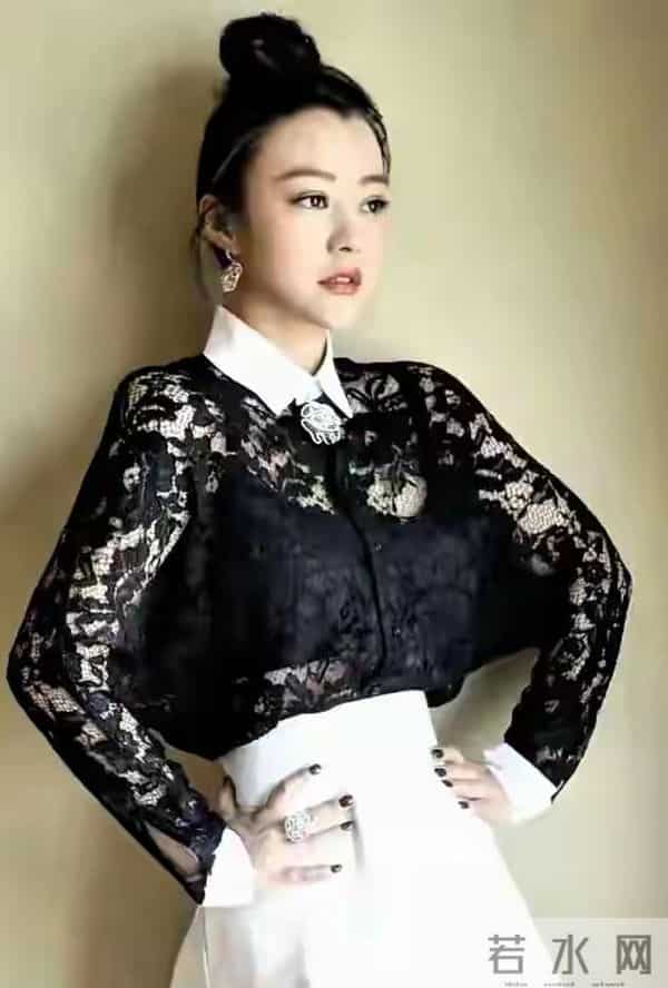 郝蕾性感写真身材大揭秘 要胸有胸要屁股有屁股 身材丰腴太迷人了