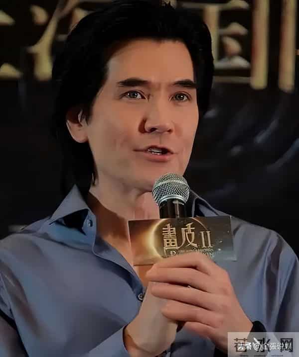 费翔在英国独居