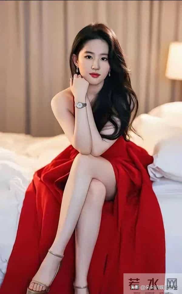 骨相美天花板！刘亦菲红裙加身，一双美腿直接封神！
