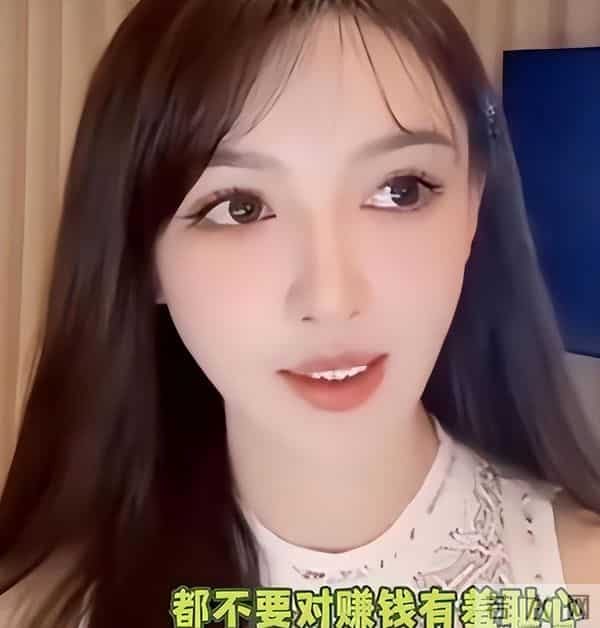 机关算尽太聪明！女儿大哭叶珂不耐烦捂耳朵，黄晓明态度不言而喻