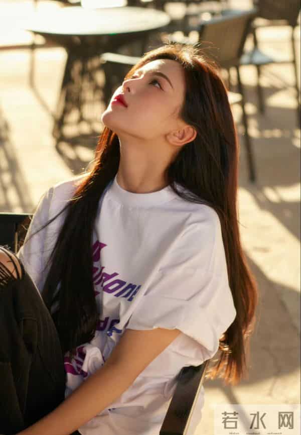 杨超越，清纯初恋感女神，好甜好美啊！