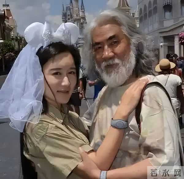 他是杜星霖前夫，离婚10年看她嫁大31岁导演生3娃，如今他后悔吗