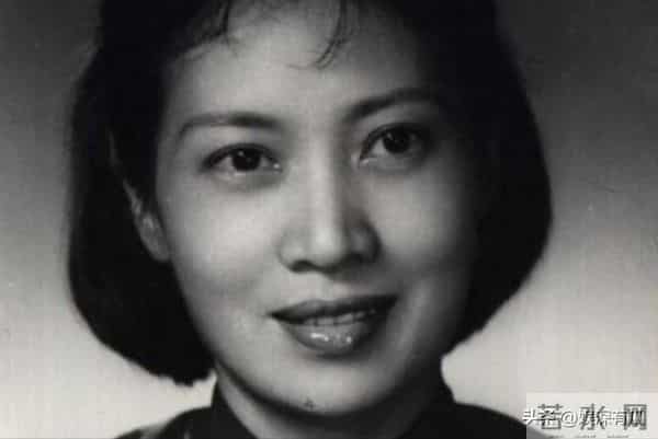 央视著名主持人桑晨，原来是这位大明星的后代，难怪长得这么好看