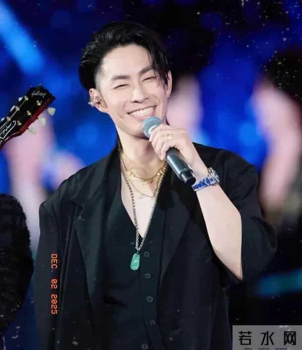 47岁吴建豪暴瘦40斤 1米8 100斤 尖嘴猴腮像老头 老20岁