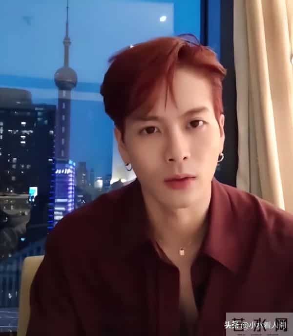 31岁顶流男星自曝:早恋遭劈腿、自己解决生理需求、曾抑郁不想活