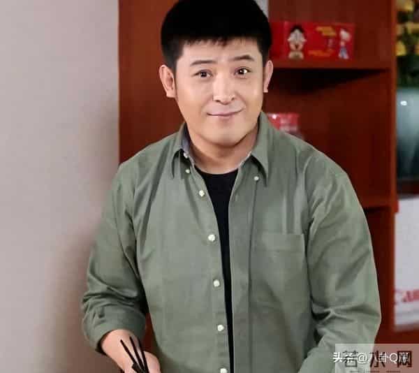 他是最干净的男演员,连登17次春晚,28年婚姻无绯闻,女儿很优秀