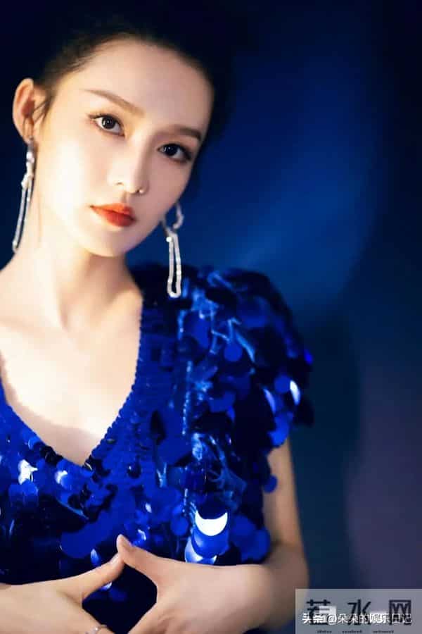 李沁的身材也太绝了,这组写真让人挪不开眼!