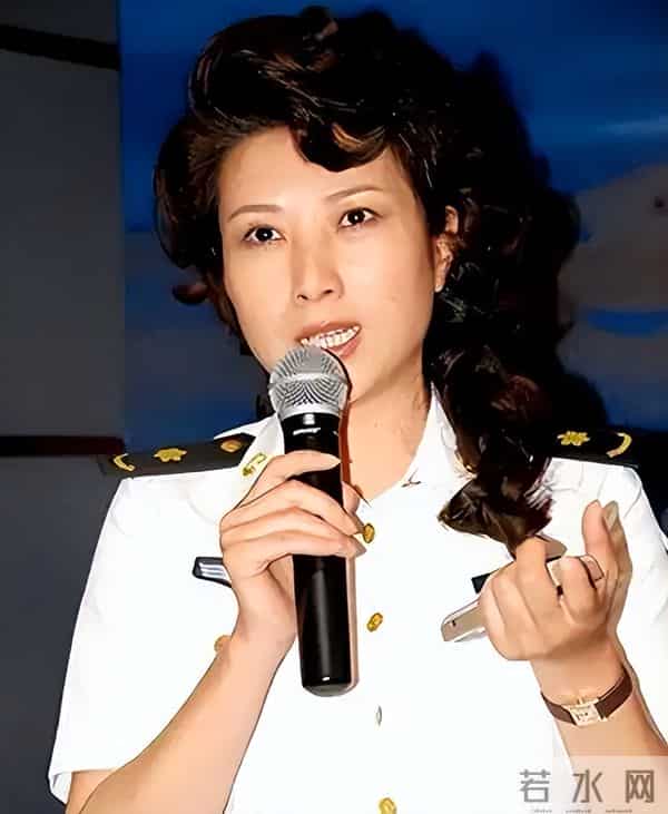 权色交易、陪睡上位，她压根不沾边，简直是娱圈的一股“清流”