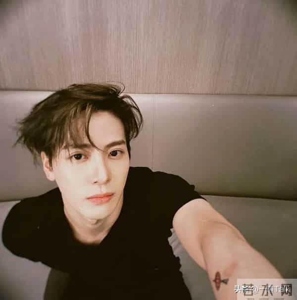 不结婚怎么解决生理需求？31岁王嘉尔的回答，让多少明星羞愧难当