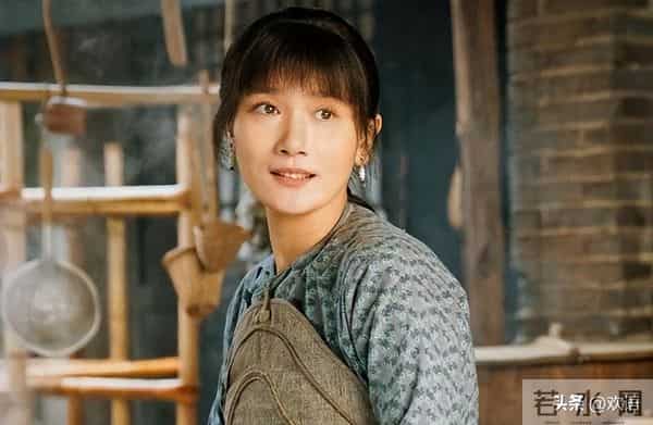 侯勇也没想到，曾被自己抛弃12年的糟糠之妻，今也开始走上坡路了