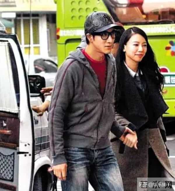 面相彻底变了，李靓蕾现身邱泽许玮甯婚礼，子女现状引人焦虑