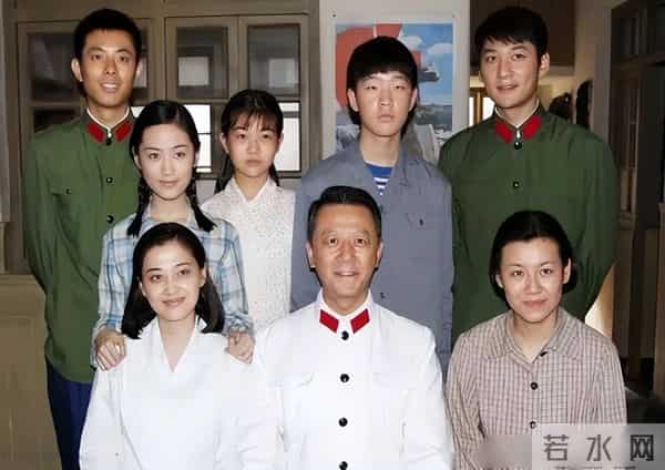 章子怡也没想到，同学梅婷年过半百再破天花板，获官方点名