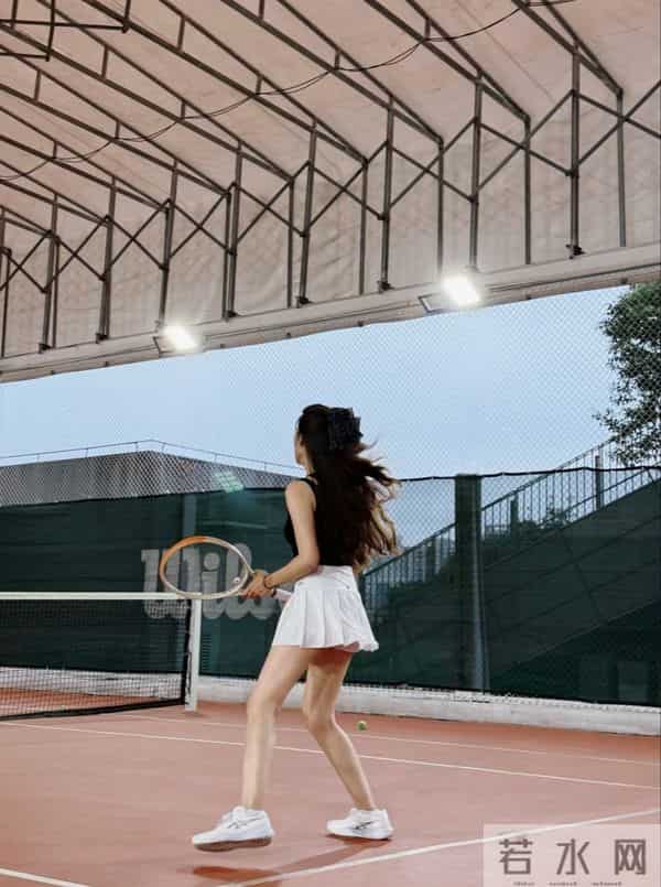 黄轩女友秀恩爱，在一起5年仍很甜，网友：这才是我们想要的嫂子