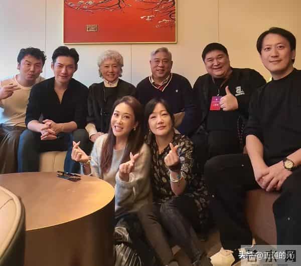 47岁薛佳凝面部浮肿 与胡歌分手后16年零绯闻 杜若溪严屹宽姨化严重