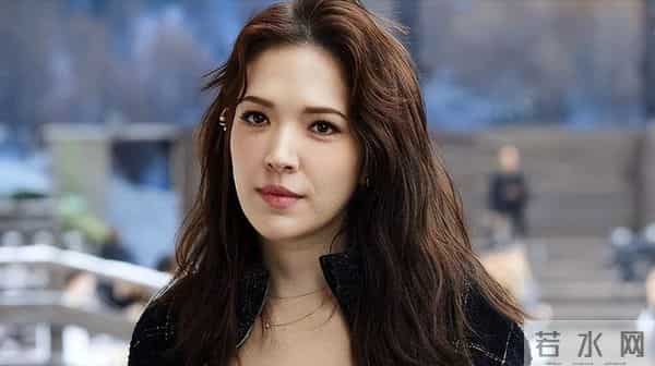 邱泽妈妈没想到,一个离过婚的女人,竟把她儿子狠狠“拿捏“了