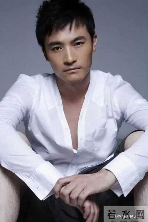 曾与孔琳同居，和柯蓝恋爱，却悄悄娶圈外美女，如今51岁过得如何