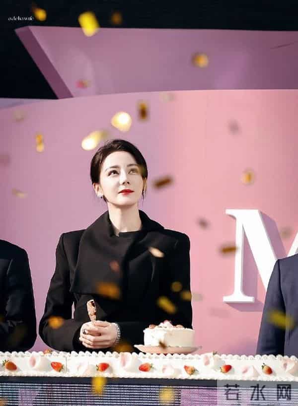 迪丽热巴南京封神！这才是顶流该有的排面