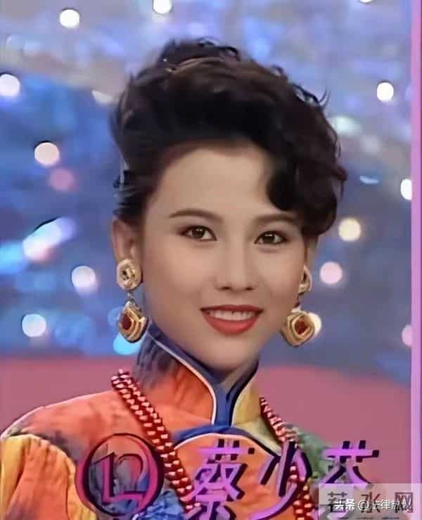 落地凤凰不如鸡！52岁蔡少芬为钱奔波瘦憔悴，被王晶讥讽不上进