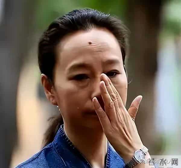 冤枉前夫出轨31年,金鸡奖评委兼影后大翻车!儿子都不是亲生的
