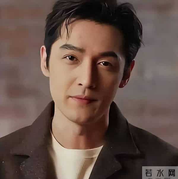 上戏80周年庆，雷佳音王传君同框，陈赫挽着杜江胳膊，于和伟也在