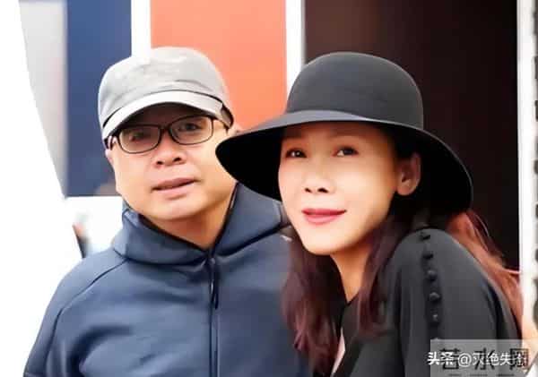 国内挣钱国外花！59岁定居澳洲的田震回国内开演唱会，遭网友群嘲