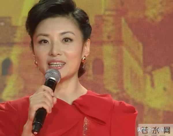 成名后抛弃丈夫，转身嫁大8岁富豪老公的周涛，终究遭到了"反噬"