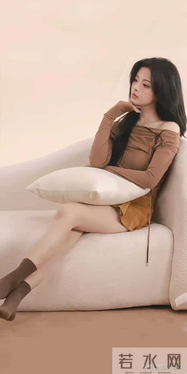 杨超越高清美图，青春感满满，太美了