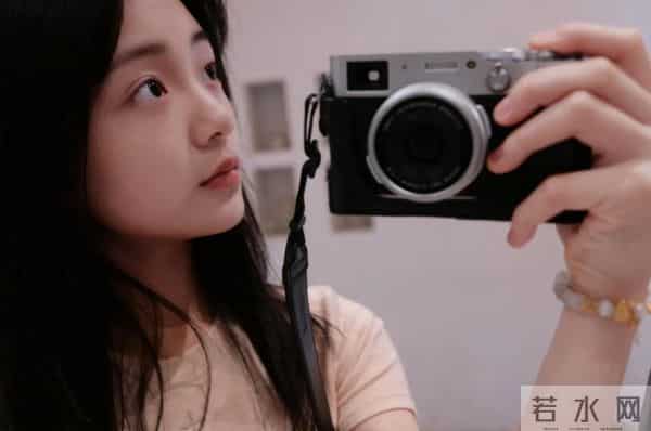 童星冯雪雅写真,这身姿太有大明星的范儿了