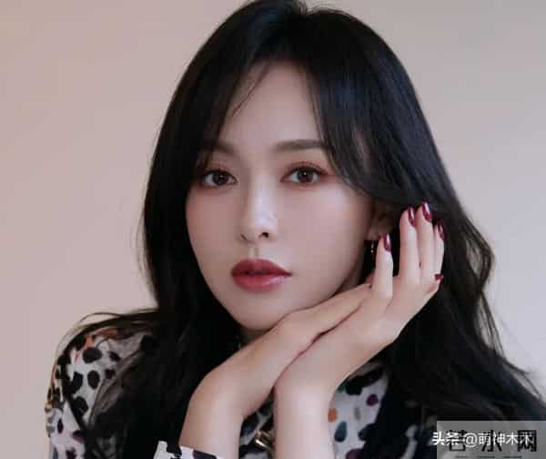 唐嫣工作室评论区沦陷，老公罗晋宣传新剧她没工作，大批粉丝脱粉