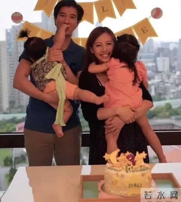 面相彻底变了，李靓蕾现身邱泽许玮甯婚礼，子女现状引人焦虑