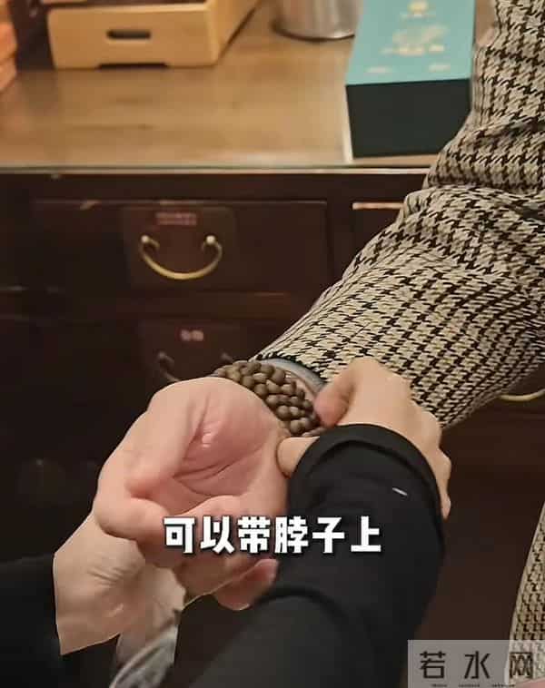 一场生日，演员章龄之被狂赞！暴露了她当儿媳的“情商”！