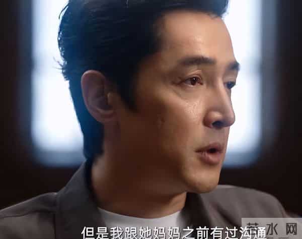 眼里没光了！47岁薛佳凝断崖式衰老，和高调秀二胎的胡歌两个画风