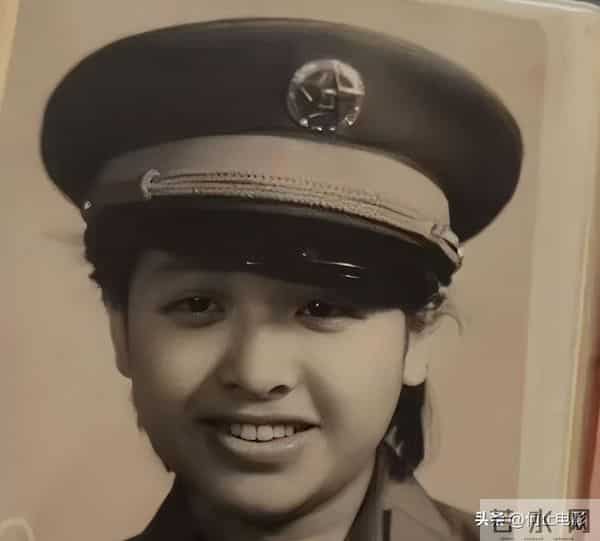 韩红亲爹身份曝光,两重身份反差巨大,难怪没人敢惹她!