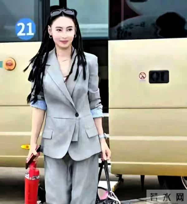 谢霆锋把重心放回俩儿子!和王菲13年感情,终究抵不过血浓于水