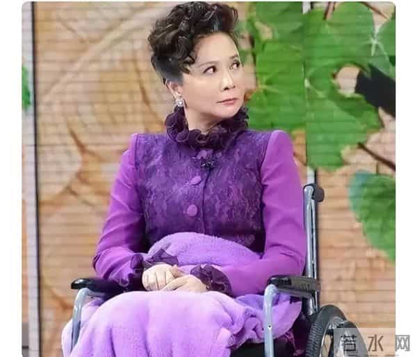 再有钱也没用，64岁身价千万的蔡明，还不是要为39岁儿子操碎了心