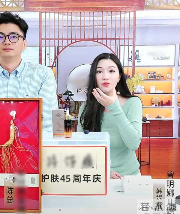 赖昌星前妻近况好落魄！独自返回福建老宅，儿媳参与直播才50多人