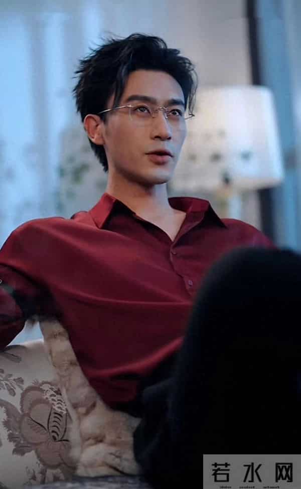 沉思最新直播眼泪打转，脸部瘦到凹陷，网友：手术完都没空休息！