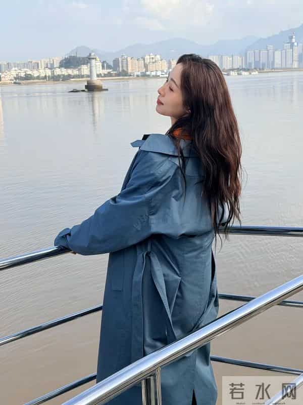 江一燕温州街头被偶遇,穿短裙腿被冻到黑紫,脸馒化到差点认不出