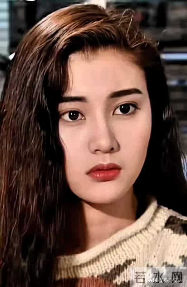 何为美得惨绝人寰看看年轻的李嘉欣才知道什么叫“女娲毕设”天花