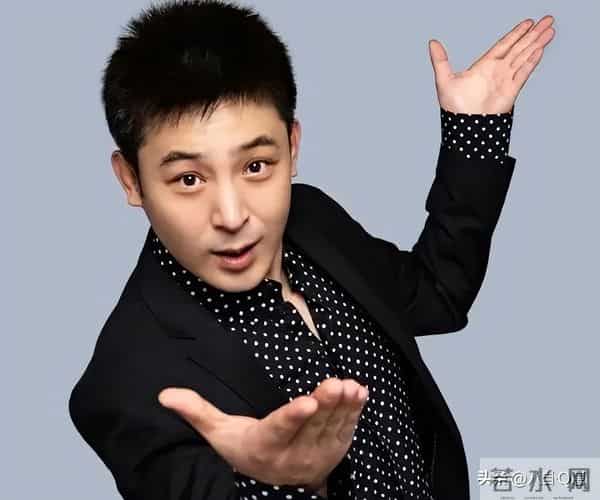 他是最干净的男演员,连登17次春晚,28年婚姻无绯闻,女儿很优秀