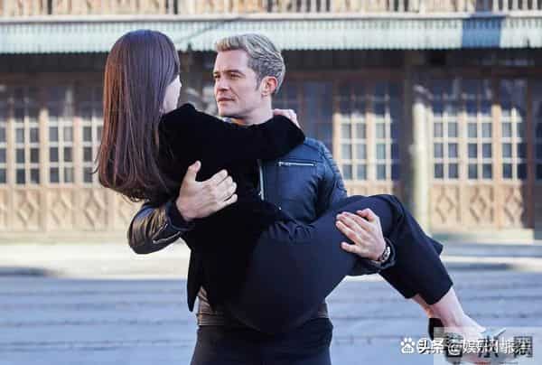 宋轶这个腰臀比才是真正的绝了，一时不知道该羡慕谁