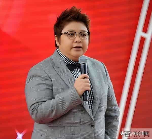 韩红亲爹身份曝光,两重身份反差巨大,难怪没人敢惹她!