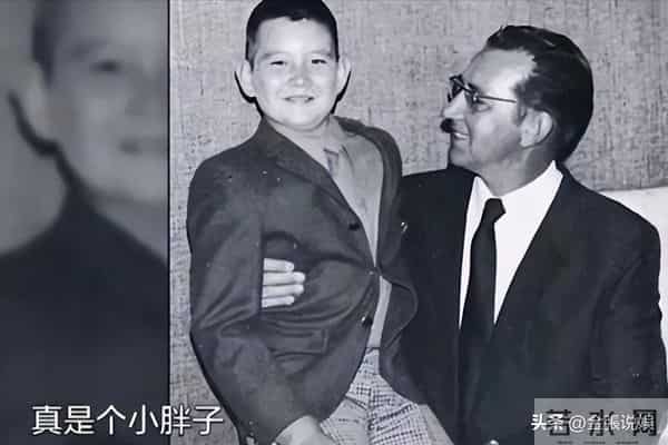 费翔在英国独居