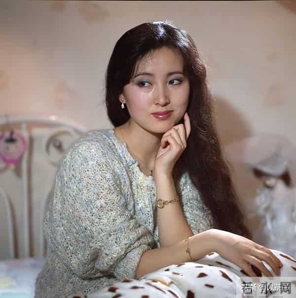 陈晓旭去世18年,2任丈夫都再婚,一个怀念她,一个为她延续价值